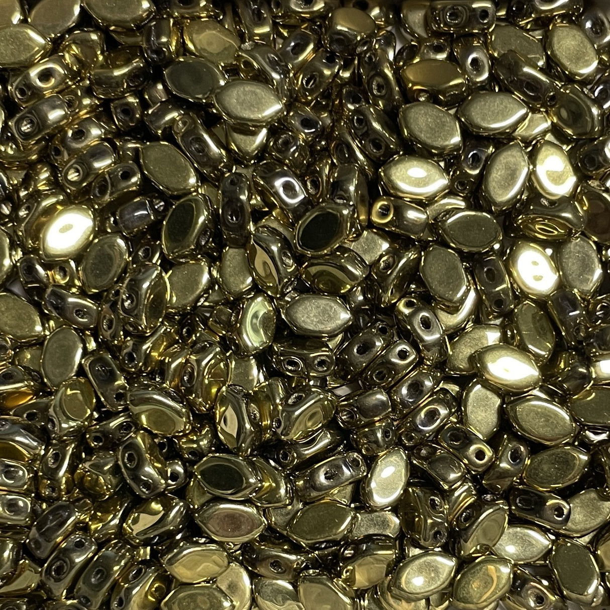 Paros® Par Puca® Full Dorado, 7 x 4mm, 60 beads