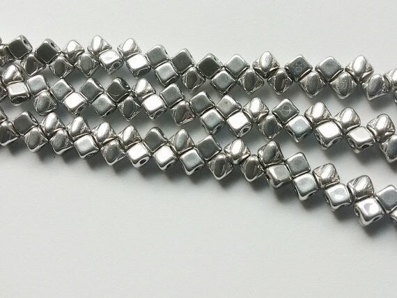 5mm Mini Silky Labrador Full, 2 hole 5mm Czech Glass, 37 beads, 205-00030-27000