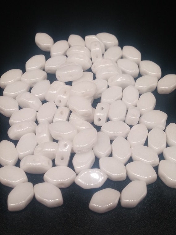 Paros® Par Puca® Opaque White Ceramic Look, 7 x 4mm, 60 beads