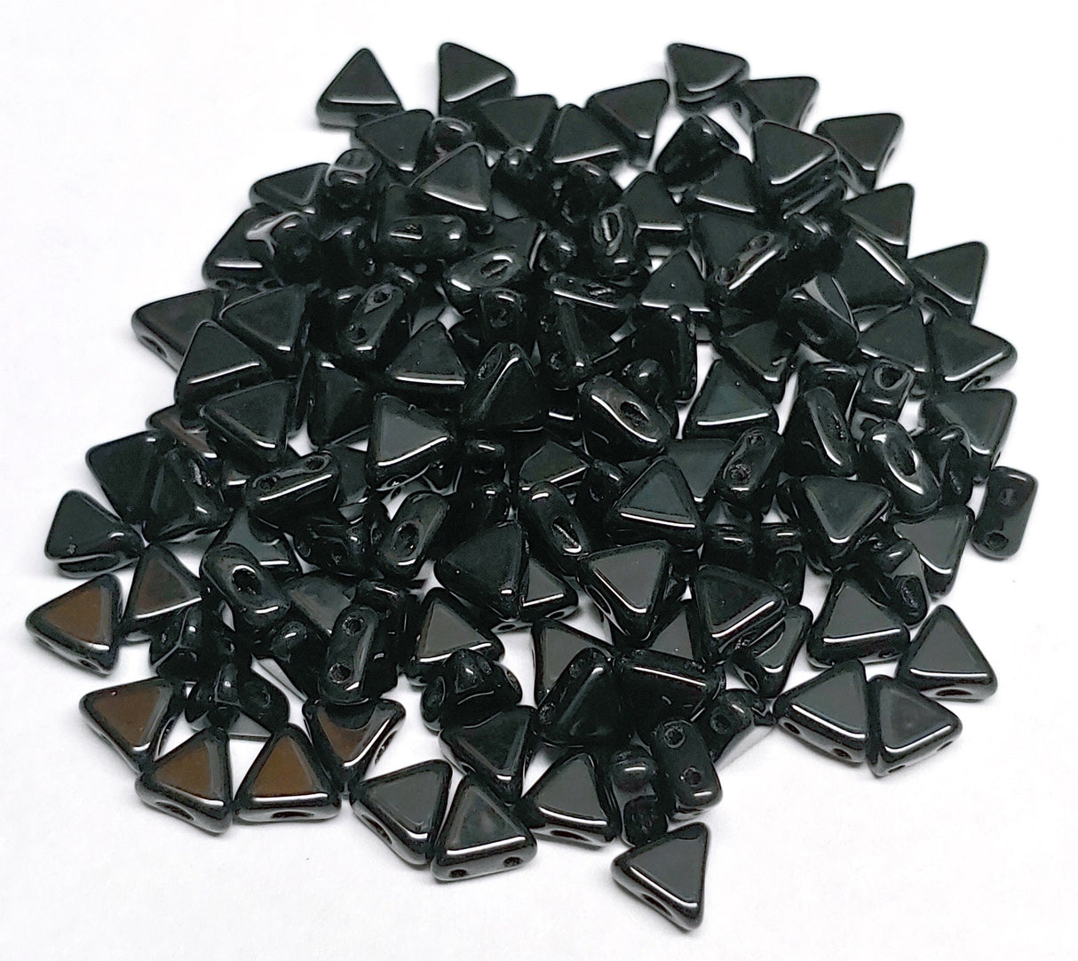 Kheops par Puca Jet, Czech Glass 2 hole bead, 10 grams