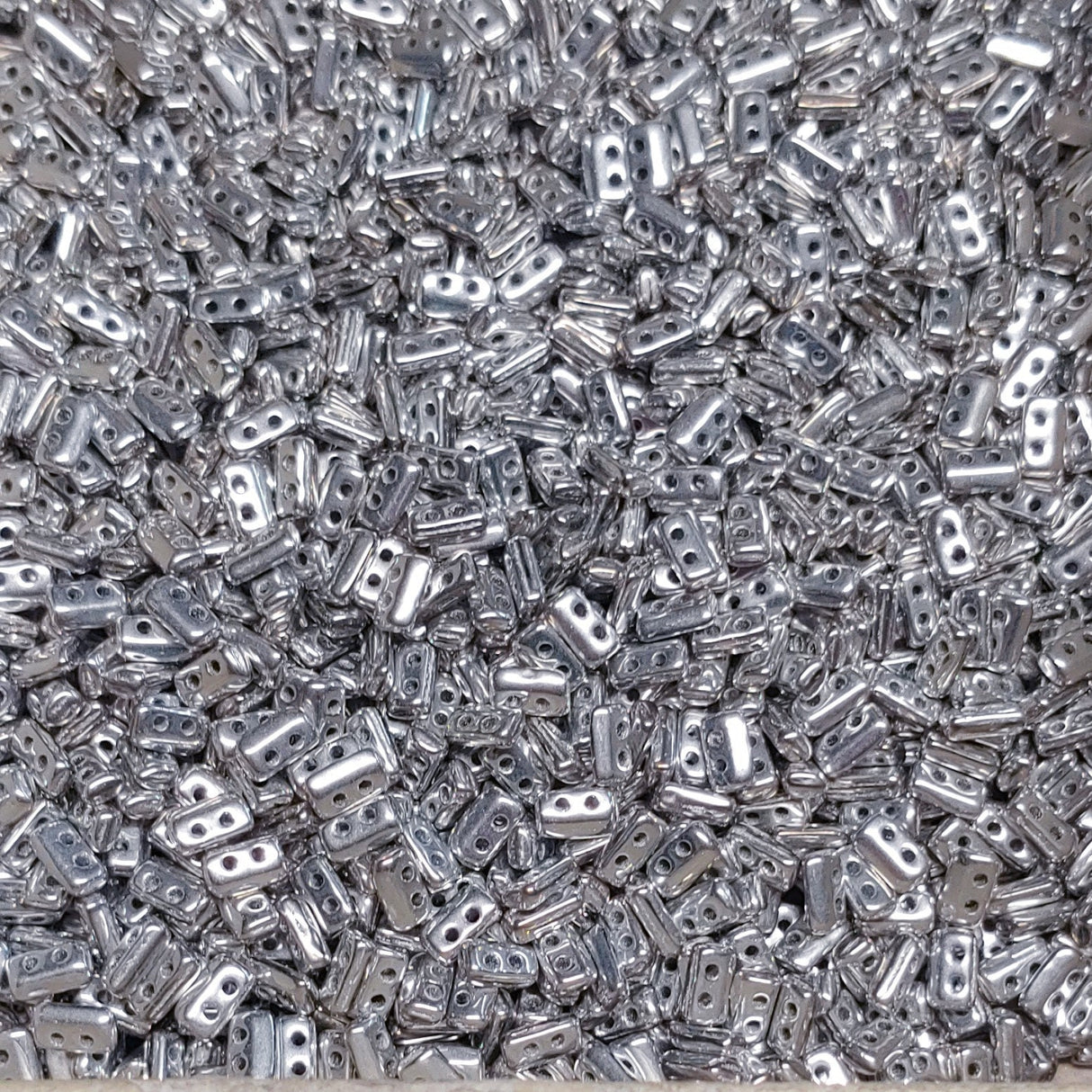 Piros Par Puca-Paris Argentees, 2-Hole Bead 2X5X3mm Czech Glass, 5 grams