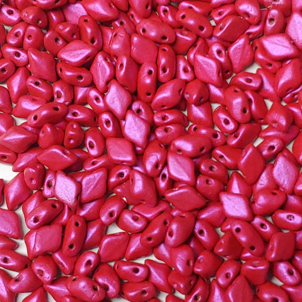 GemDuo Alucolour Hot Pink, 2-Hole Matubo Czech beads 8x5mm,00030-33402, 50 beads