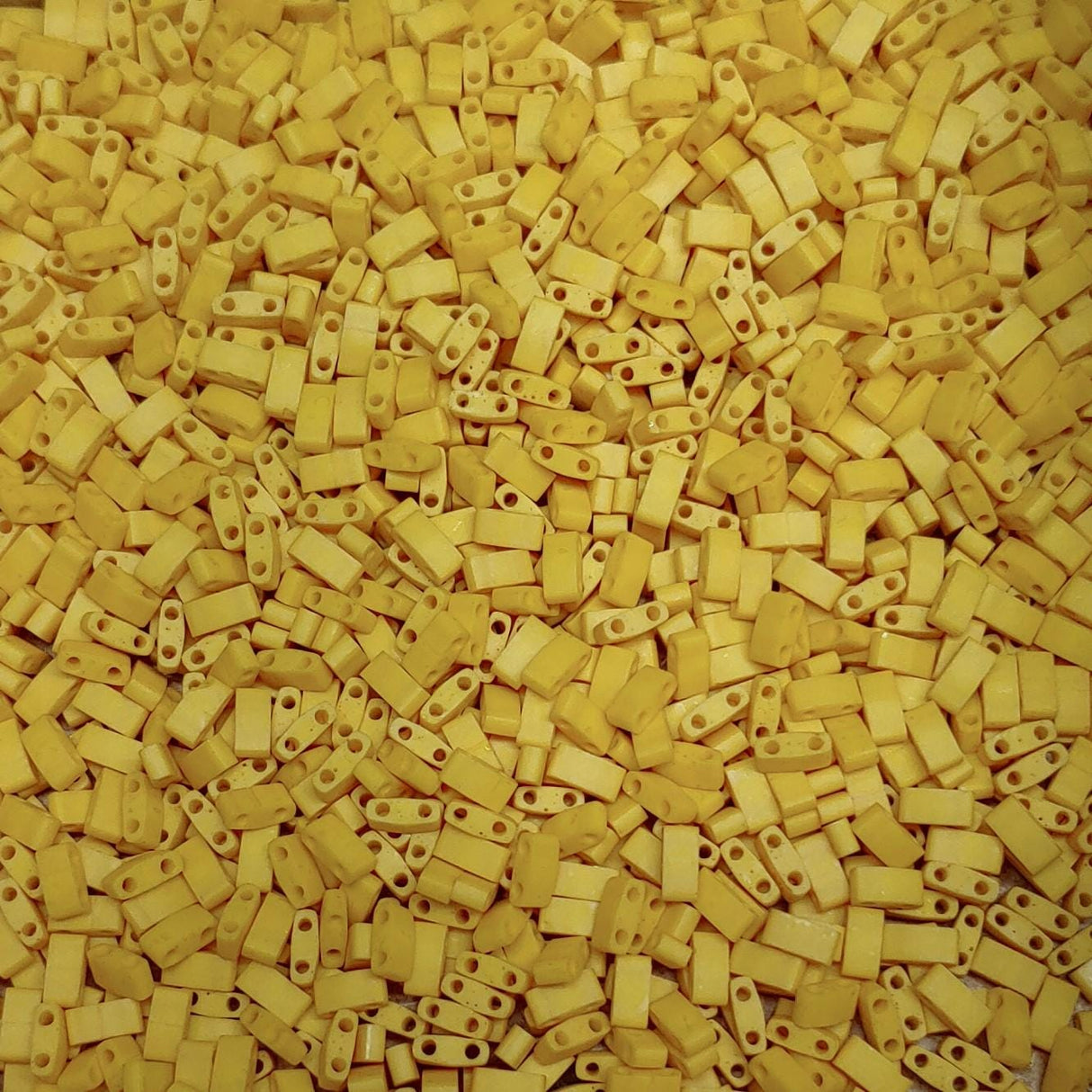 Half Tila Matte Opaque Mustard, HTL-2312 Miyuki, 5 grams