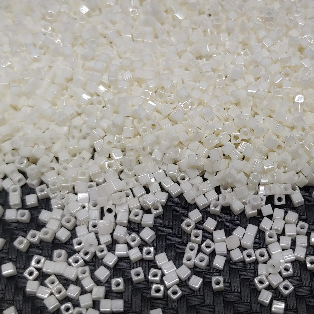 1.8mm Miyuki Cube Cream Ceylon SB18-421, 10 Grams