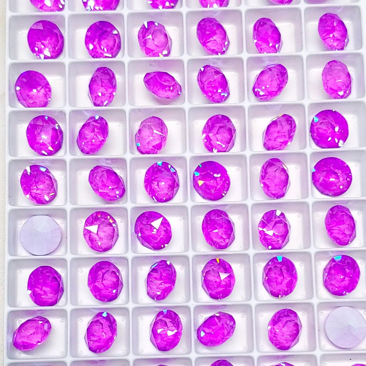 Brilliance Crystal Electric Violet Ignite S39 8mm Chaton, Unfoiled Back