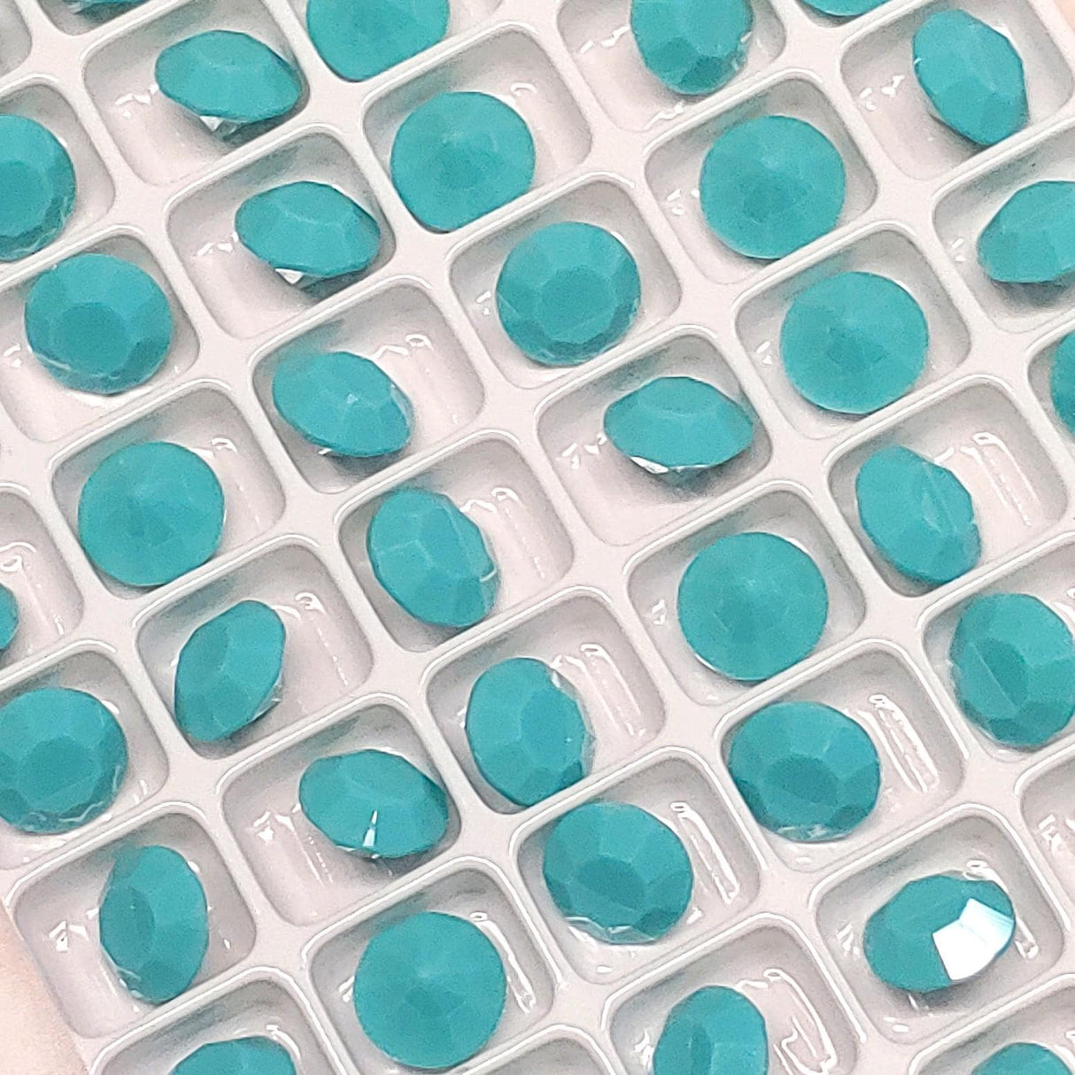 Preciosa SS39 Turquoise, Maxima Chaton, 8mm, Round Chaton, Unfoiled Back