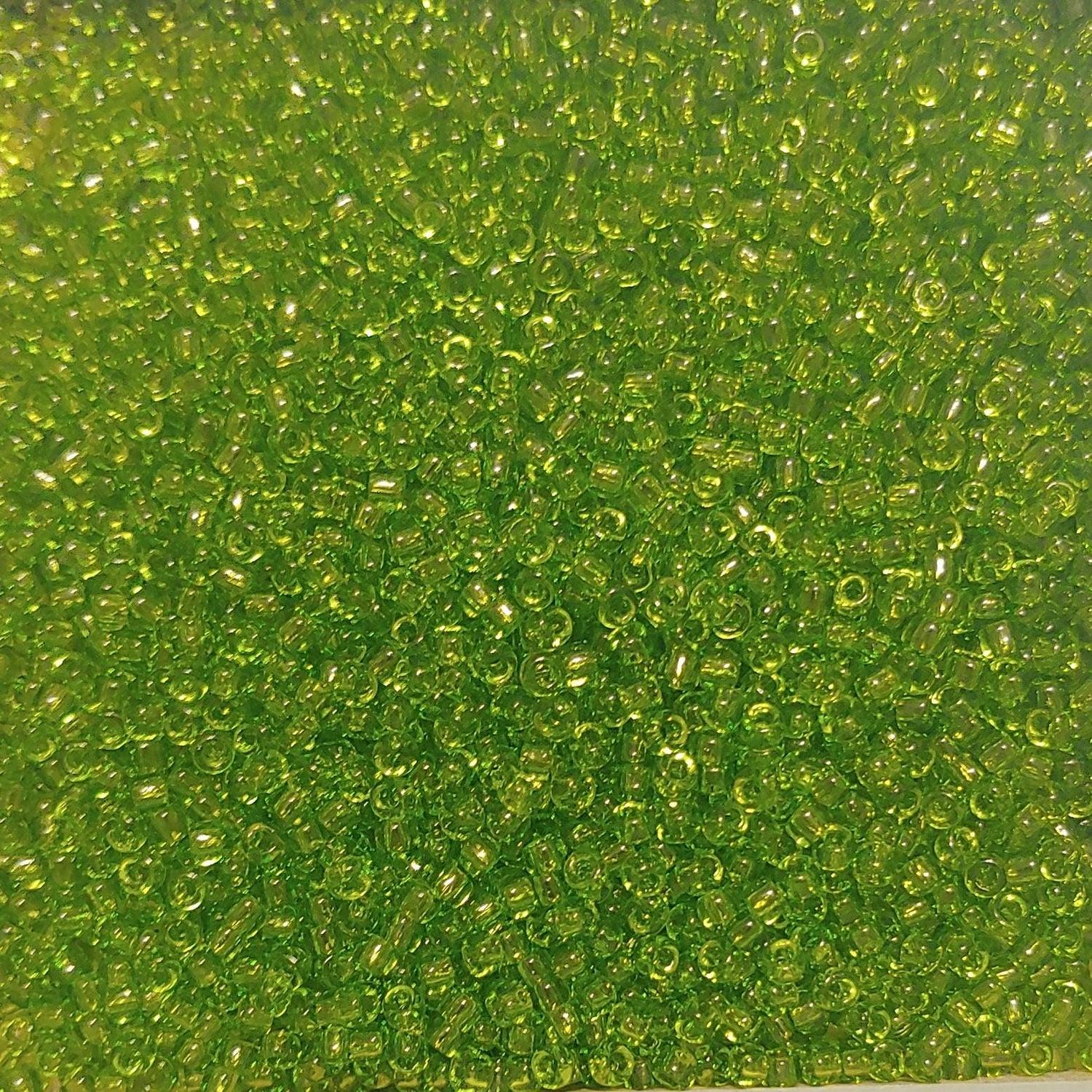 8/0 Transparent Lime, Matsuno Seed Bead, 8-143