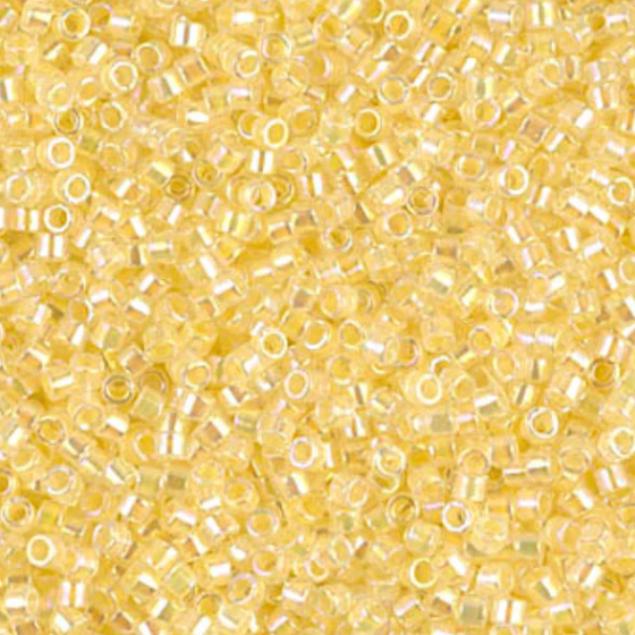 DB0053 11/0 Light Yellow Lined Crystal Miyuki Delica