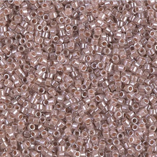 DB0256 11/0 Light Cinnamon Ceylon Miyuki Delica