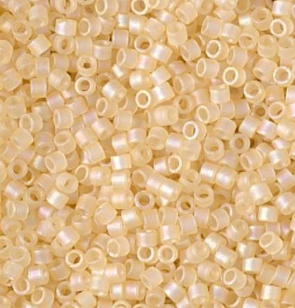 DB1287 11/0 Transparent Matte Light Straw Luster Miyuki Delica