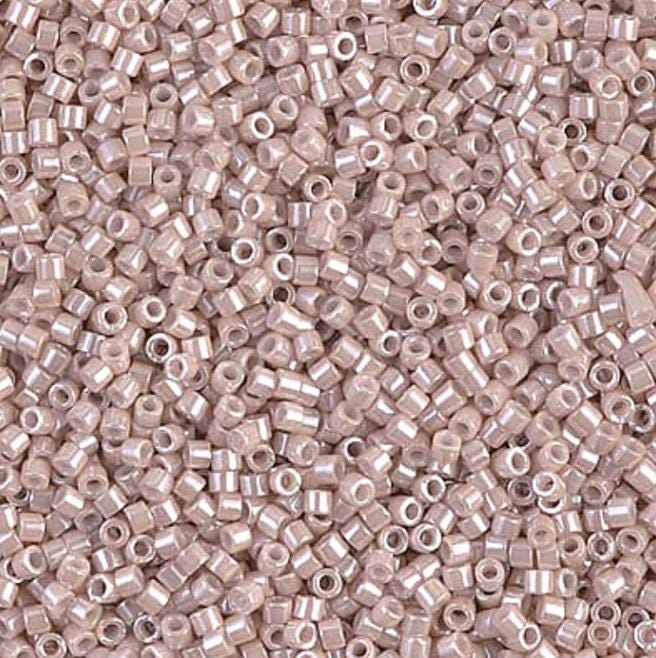 DB1535-1 11/0 Opaque Pink Champagne Ceylon Miyuki Delica