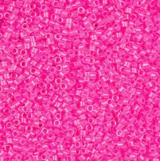 DB2035 11/0 Luminous Wild Strawberry Miyuki Delica