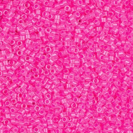 DB2035 11/0 Luminous Wild Strawberry Miyuki Delica