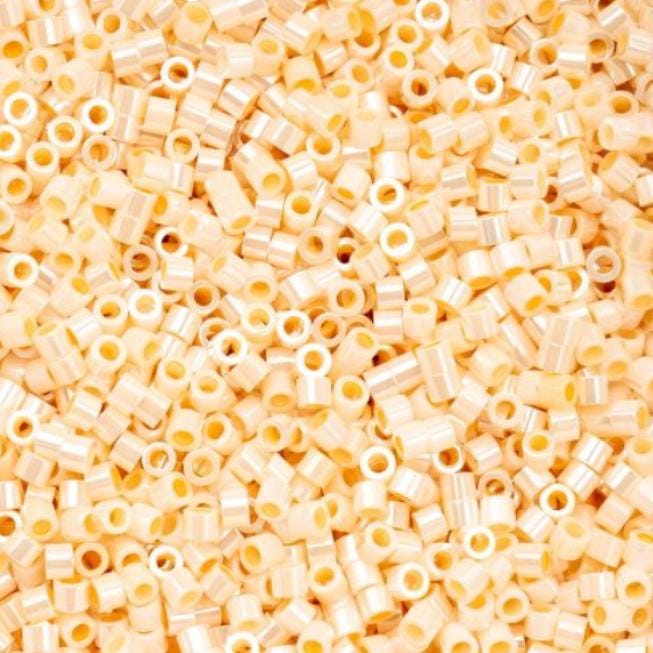 Cylin Bead 11/0 Light Beige Glazed Luster - 25 G Bag-CY11-1026