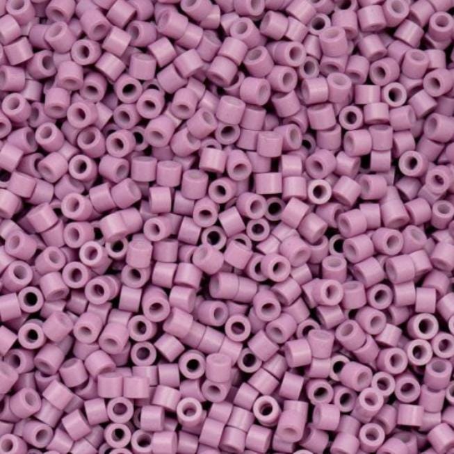 Cylin Bead 11/0 Opaque Lilac - 25 G Bag-CY11-1110