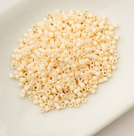 Cylin Bead 11/0 Opaque White Bisque - 25 G Bag-CY11-1090