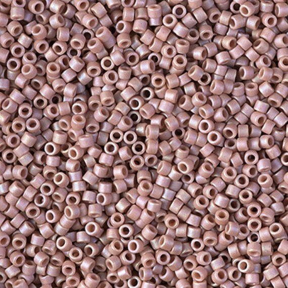 DB2305 11/0 Matte Opaque Glazed Beige AB Miyuki Delica