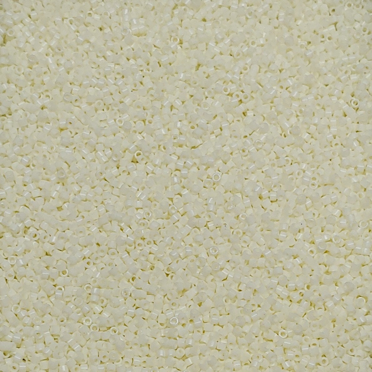 Delica, 11/0 Light Buttercream, DB2401 Miyuki Delica-5 grams