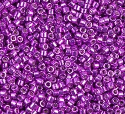 DB0431 11/0 Galvanized Magenta Delica