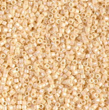 DB0157 11/0 Opaque Cream AB Miyuki Delica