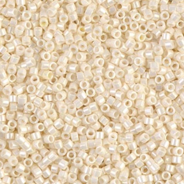Cream Ceylon Miyuki Delica DB0203 11/0