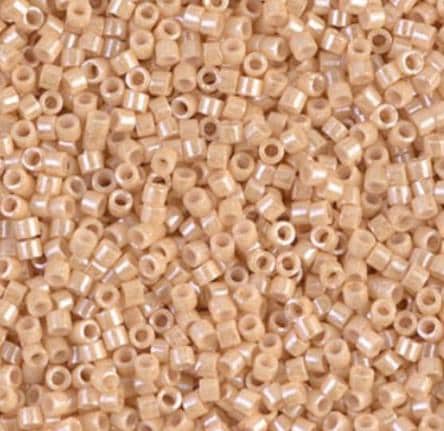 DB0205 11/0 Lt Carmel Ceylon Miyuki Delica