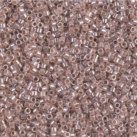 DB0256 11/0 Light Cinnamon Ceylon Miyuki Delica 