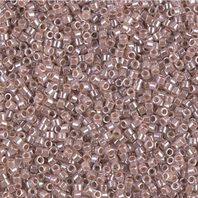 DB0256 11/0 Light Cinnamon Ceylon Miyuki Delica 