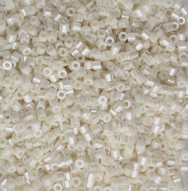 Linea Beads 11/0, Eggshell LIN014, 30 Grams