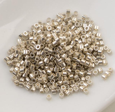 Cylin Bead 11/0 Metaluxe Silver - 25 G Bag-CY11-1219