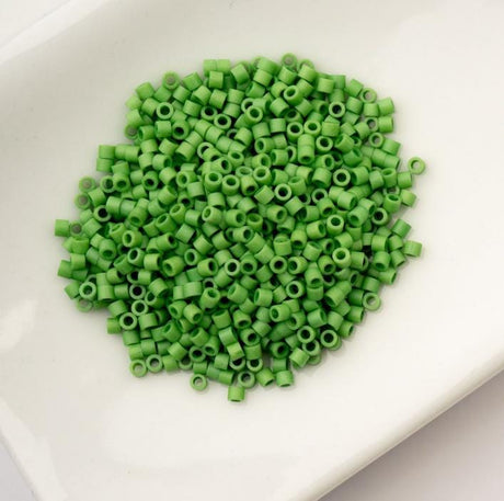 Cylin Bead 11/0 Opaque Spring Green - 25 G Bag-CY11-1069