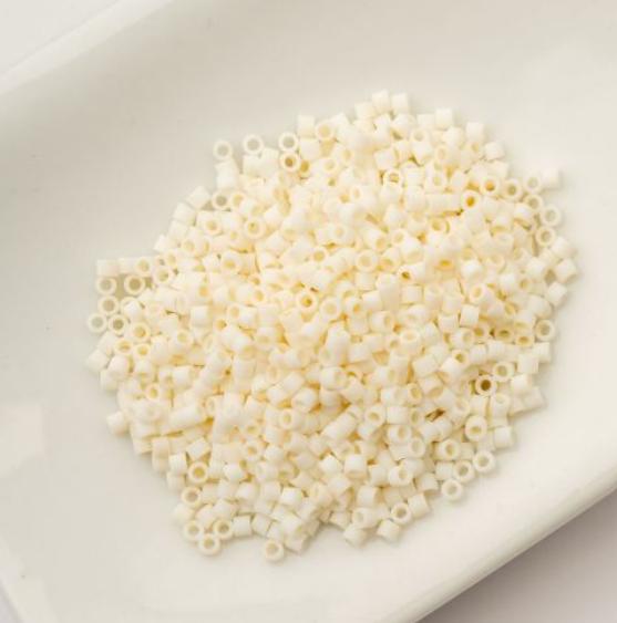 Cylin Bead 11/0 Cream Matte Glazed Luster - 25 G Bag-CY11-1036