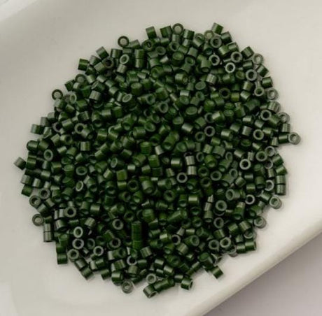 Cylin Bead 11/0 Opaque Forest Green - 25 G Bag-CY11-1052