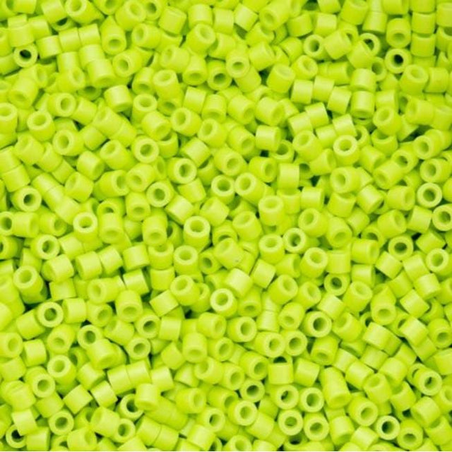 Cylin Bead 11/0 Opaque Chartreuse - 25 G Bag-CY11-1065