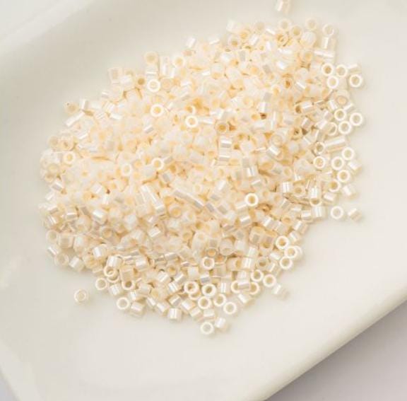 Cylin Bead 11/0 Opaque White Bisque Ceylon - 25 G Bag-CY11-1093