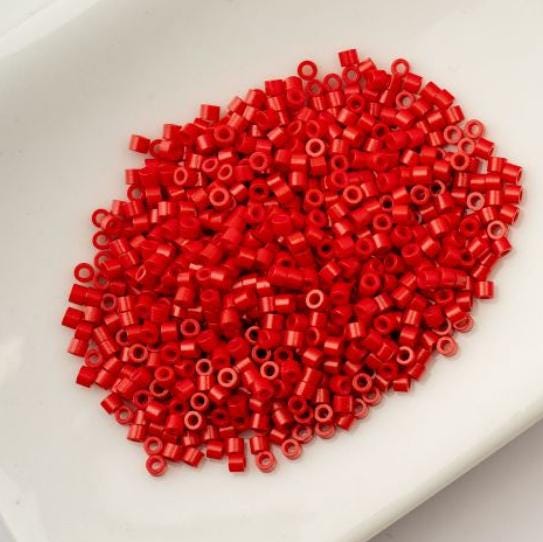 Cylin Bead 11/0 Opaque Red - 25 G Bag-CY11-1055
