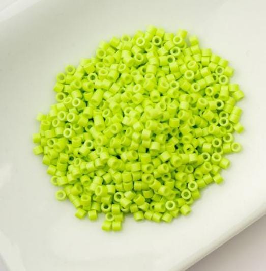 Cylin Bead 11/0 Opaque Chartreuse - 25 G Bag-CY11-1065