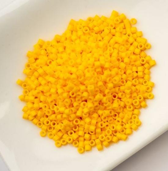 Cylin Bead 11/0 Opaque Yellow Zest- 25 G Bag-CY11-1075
