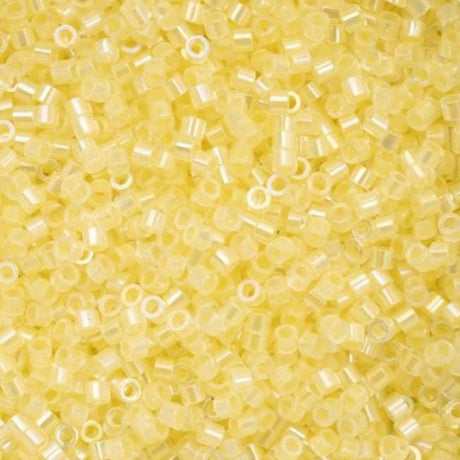 Cylin Bead 11/0 Pale Yellow Lined - 25 G Bag-CY11-1013